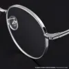 Fashionable and lightweight metal-framed glasses, unisex high-definition anti-glare lenses, trendy accessories Item Picture